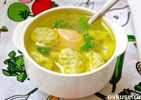 Клецки шпинатные с куриным бульоном