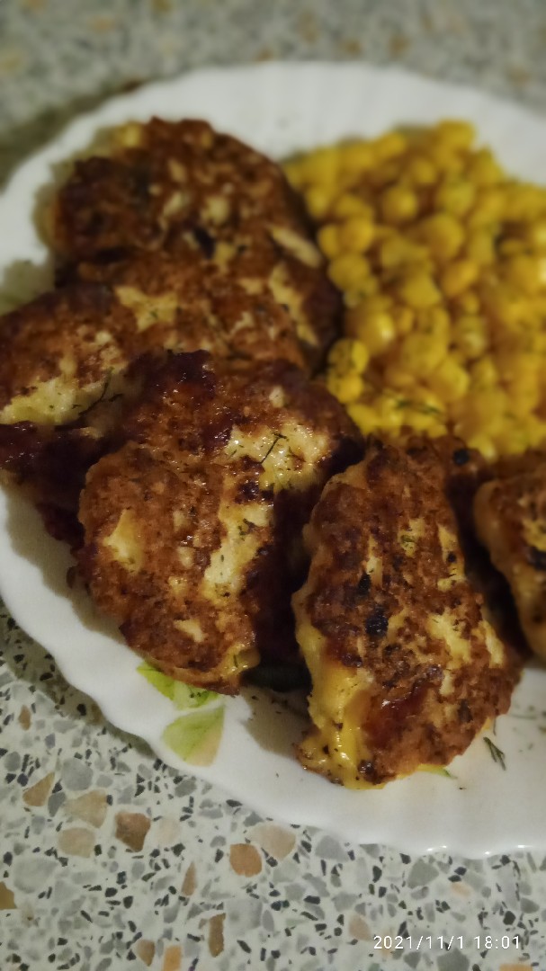 Куриные котлеты с сыром в духовке — рецепт с фото пошагово