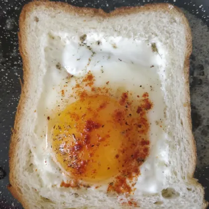 Тост с яйцом и сыром