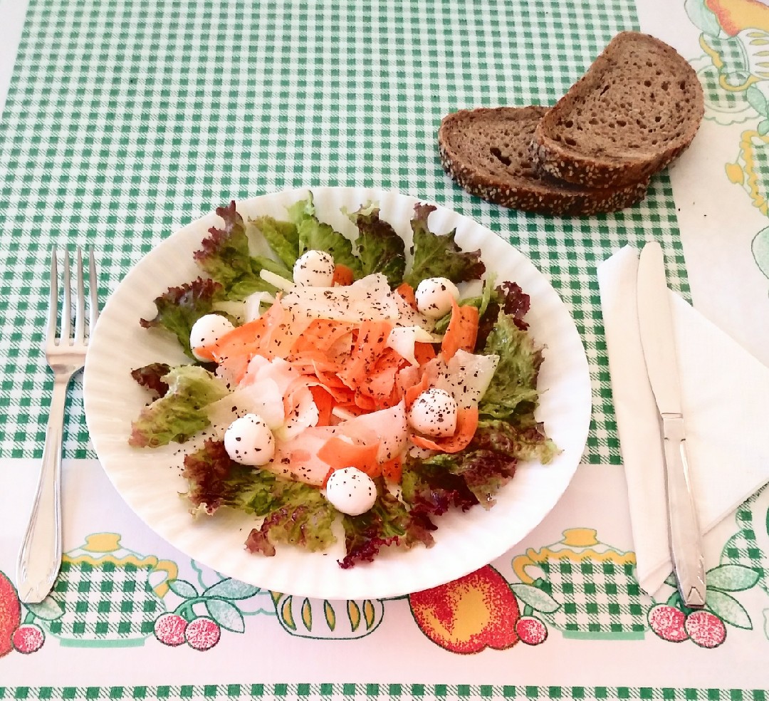 Салат из свежих кабачков и моркови