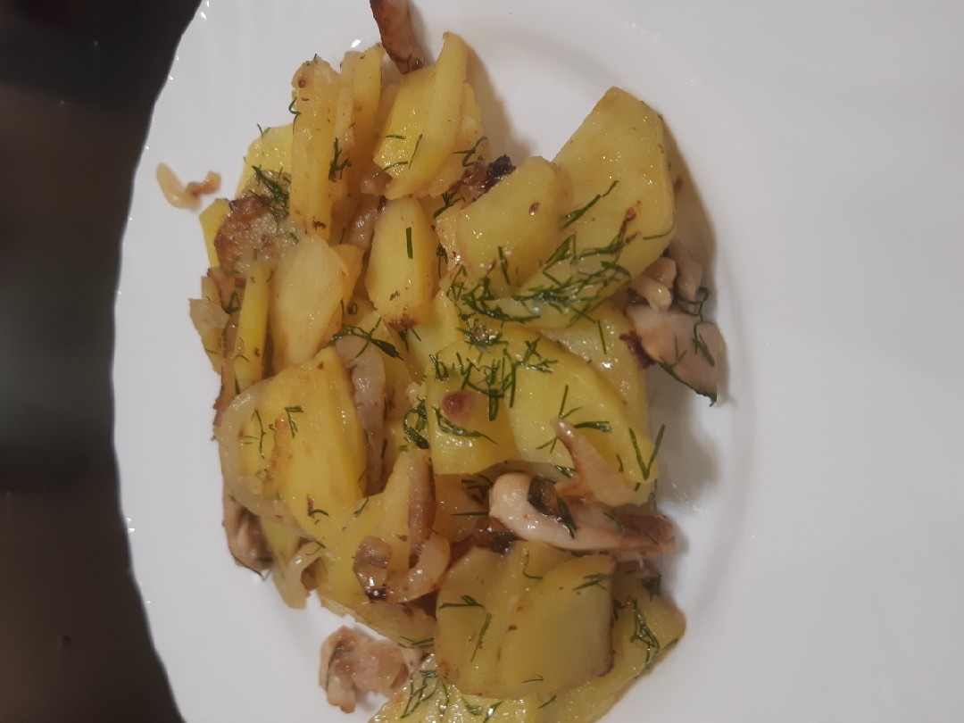 Картошка жареная с курицей