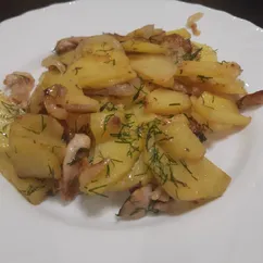 Картошка жареная с курицей