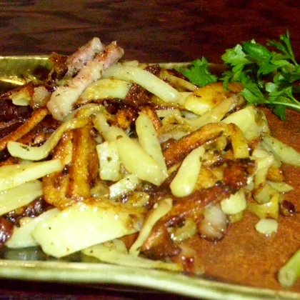 Жареный картофель с мясом