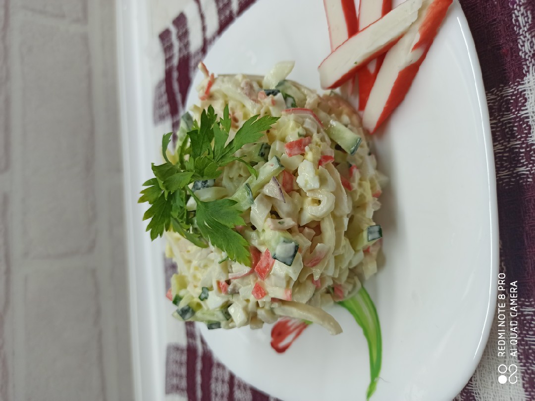 Салат с кальмарами, яйцом, плавленым сыром - рецепт с пошаговыми фото