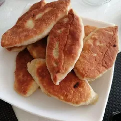 Пирожки жареные/ печёные, с картофелем и луком и с капустой