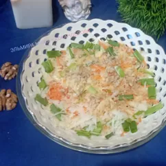 Салат из моркови, сыра и яблока