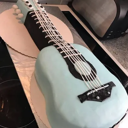 Торт 🍰 « Гитара» с мастикой