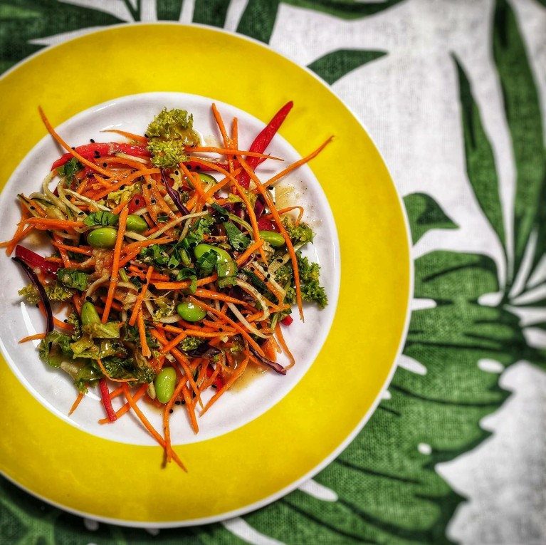 Салат в азиатском стиле