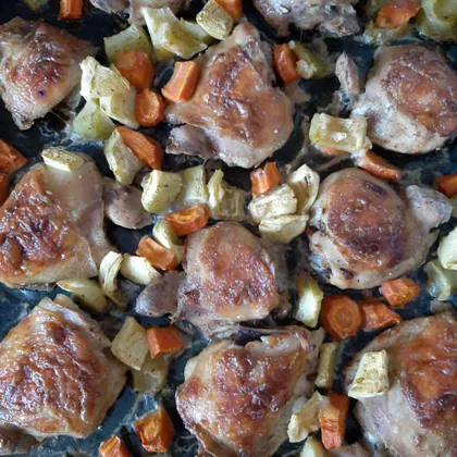 Бёдрышки куриные с овощами в духовке