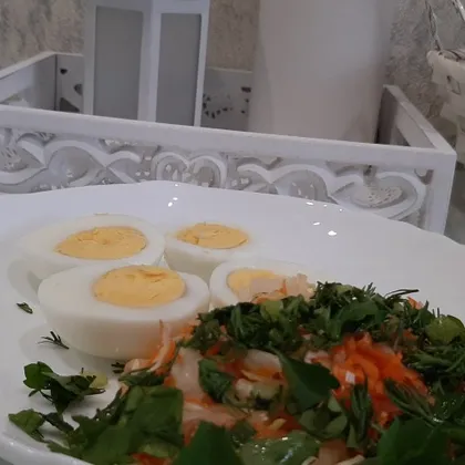 Завтрак: яйца с салатом