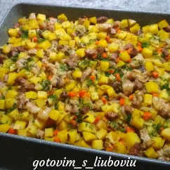 Мясо с картофелем в духовке