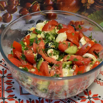 Салат овощной с сыром моцарелла, без майонеза