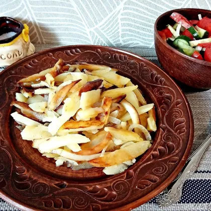 Жареная картошка на сковороде 