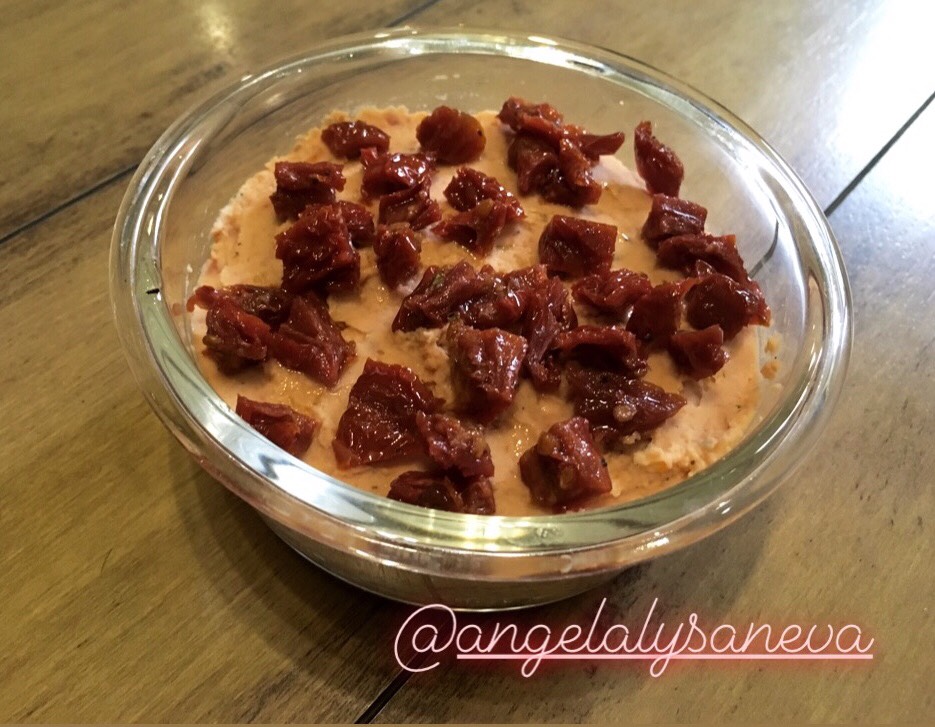 Паштет из белой фасоли и вяленых томатов