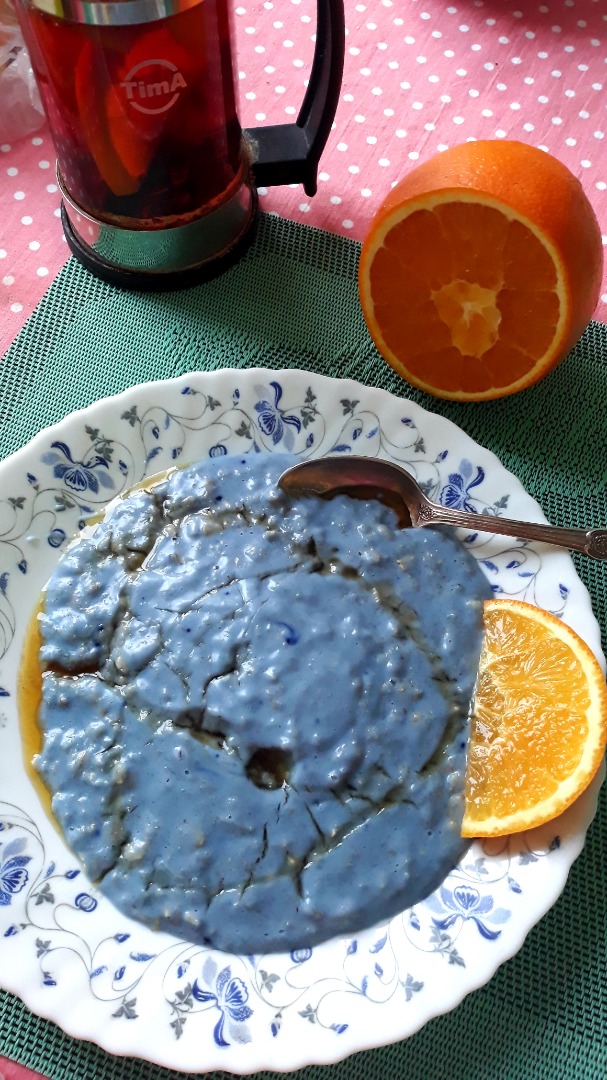 Овсяная каша с голубым матча