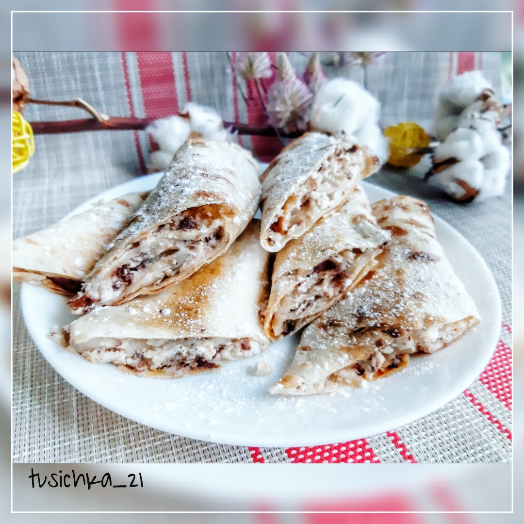 Рулетики из лаваша с творогом и шоколадной крошкой