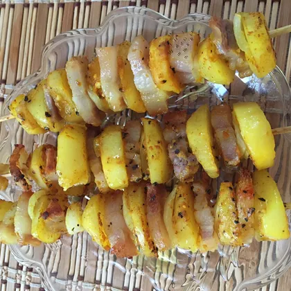 Картофель на шпажке в духовке