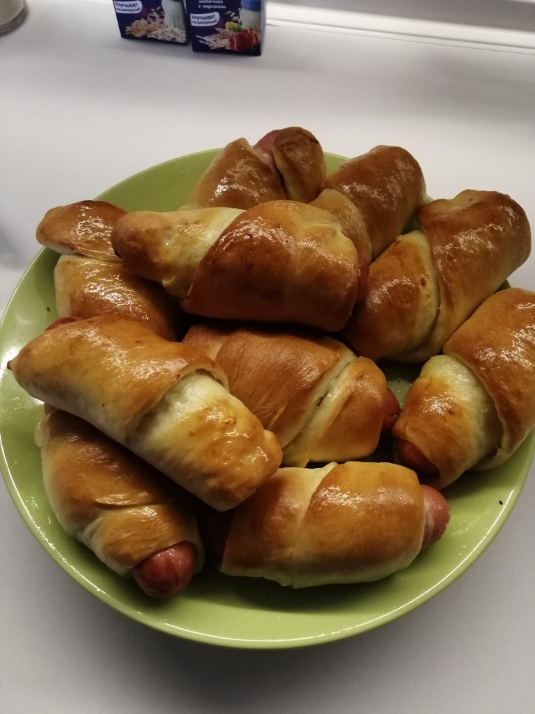 Сосиски в тесте с картофельной начинкой