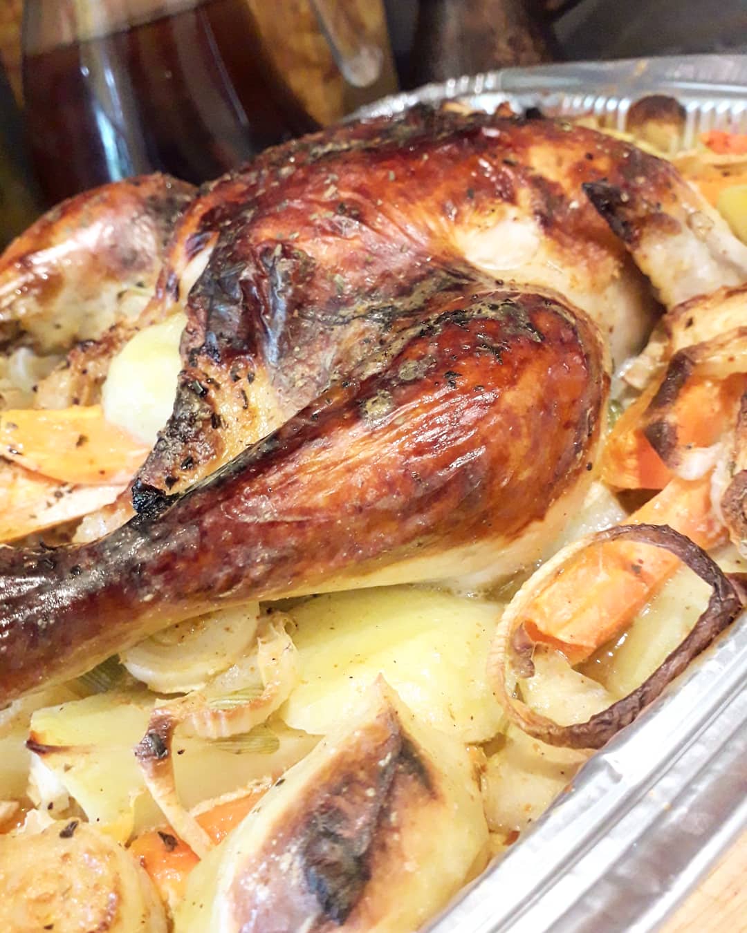 Как приготовить Запеченная курица с картошкой и овощами в духовке рецепт пошагово