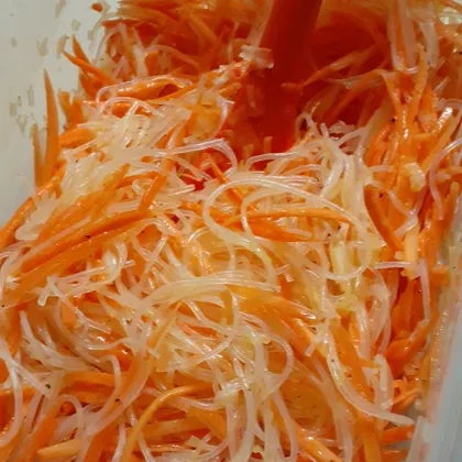 Корейская морковь с фунчозой