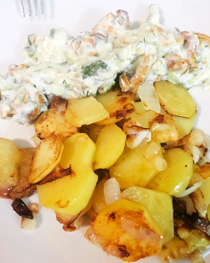 Жареные Лисички с жареной картошкой
