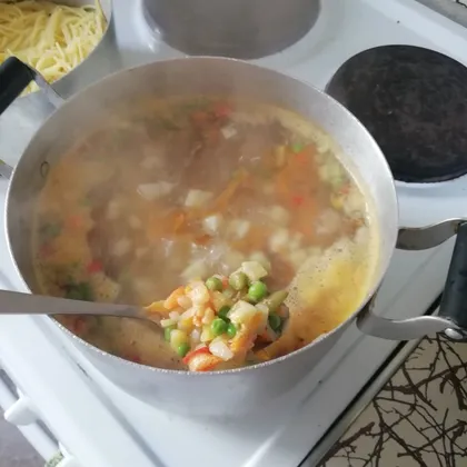 Суп с лапшой и овощами
