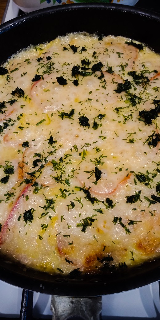 Куриное филе с помидорами и сыром