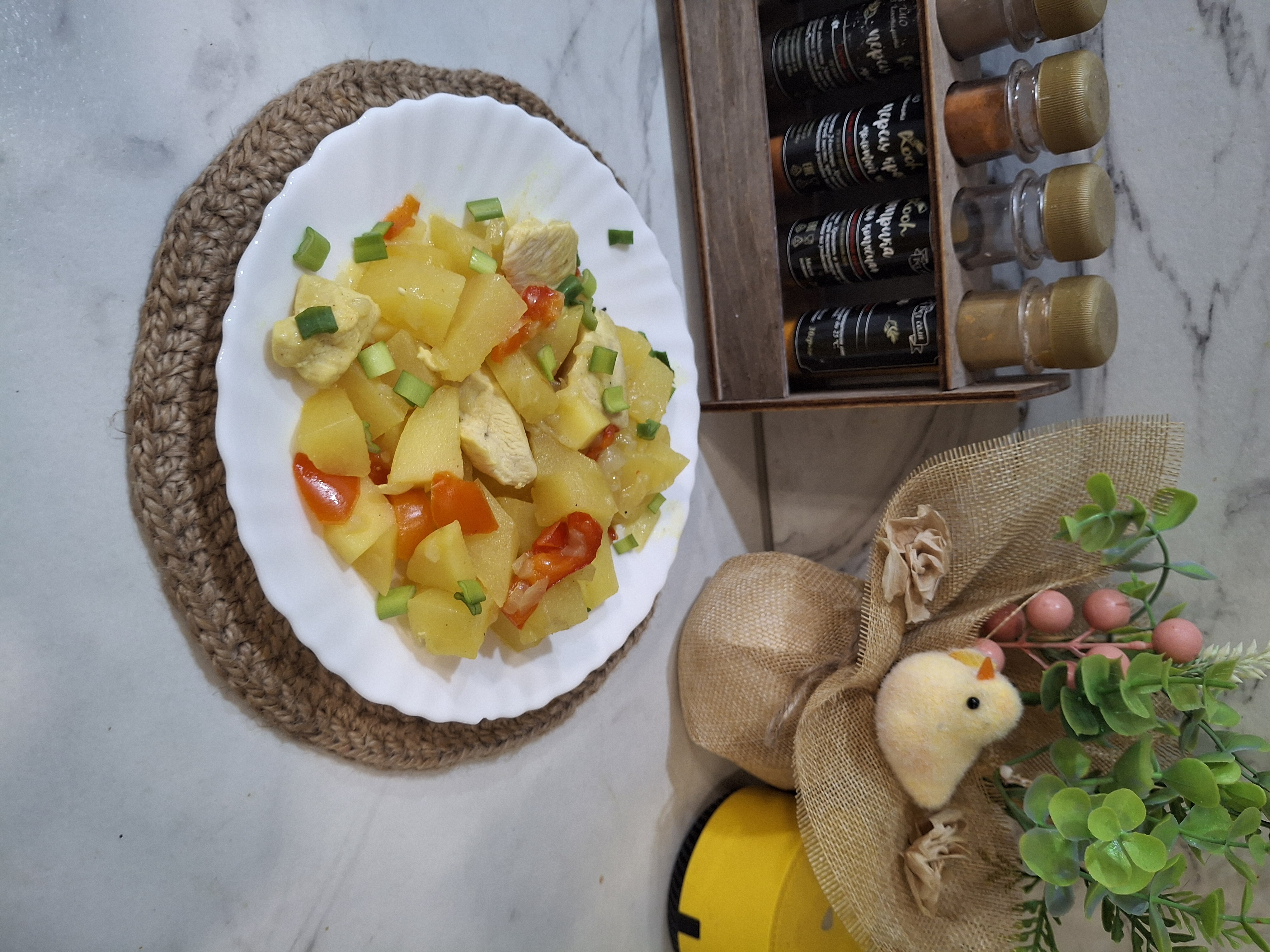 Картошка тушёная с куриным филе