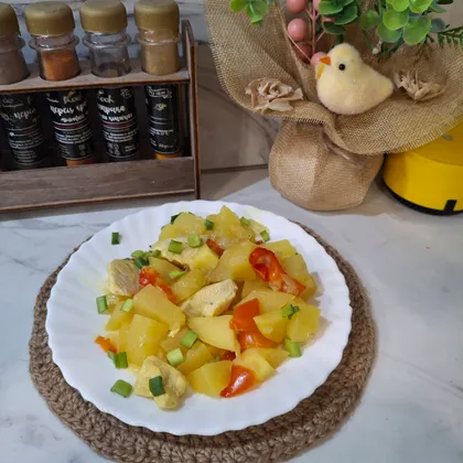 Картошка тушёная с куриным филе