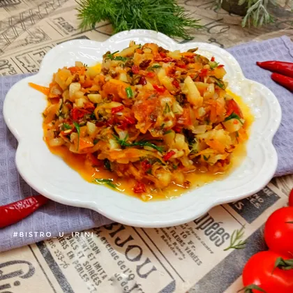 Кабачки тушеные с овощами и хлопьями чили
