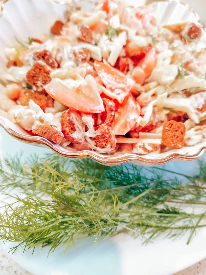 Салат с фасолью, сухариками и колбасой - пошаговый рецепт с фото на апекс124.рф