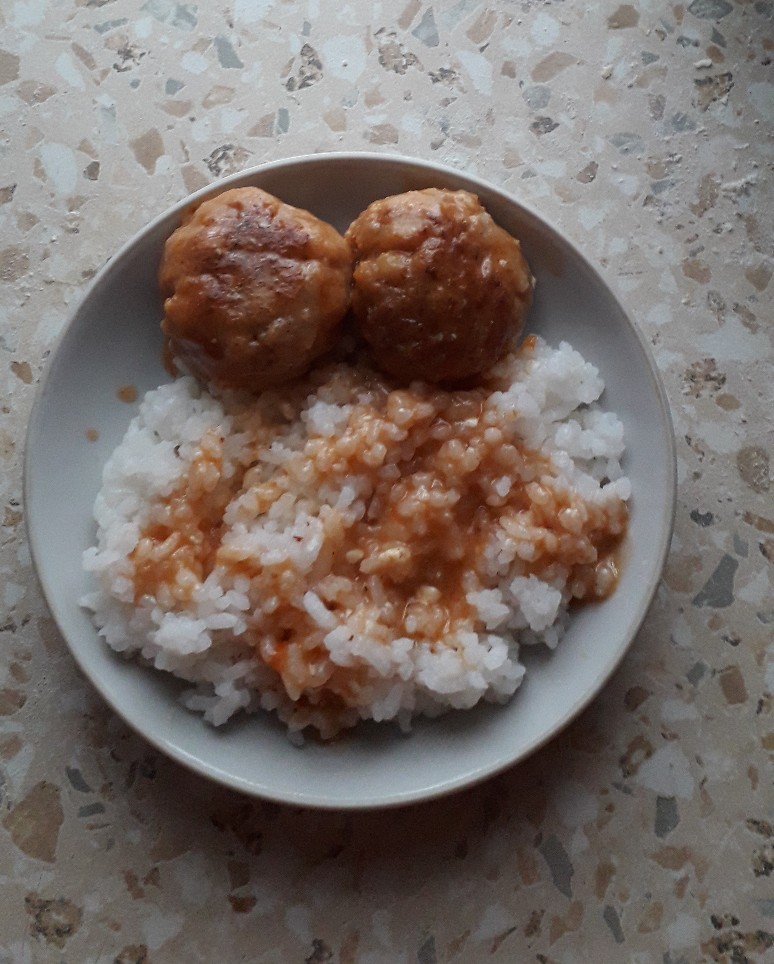 Рис с фрикадельками