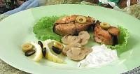 Жареный лосось с йогуртовым соусом