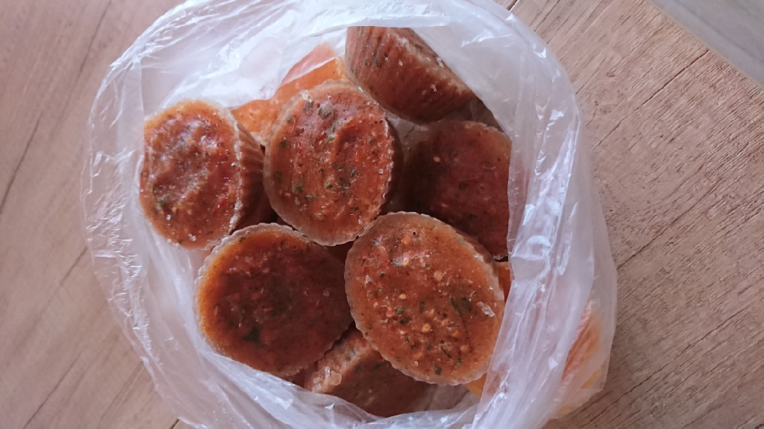 Помидоры с зеленью на зиму