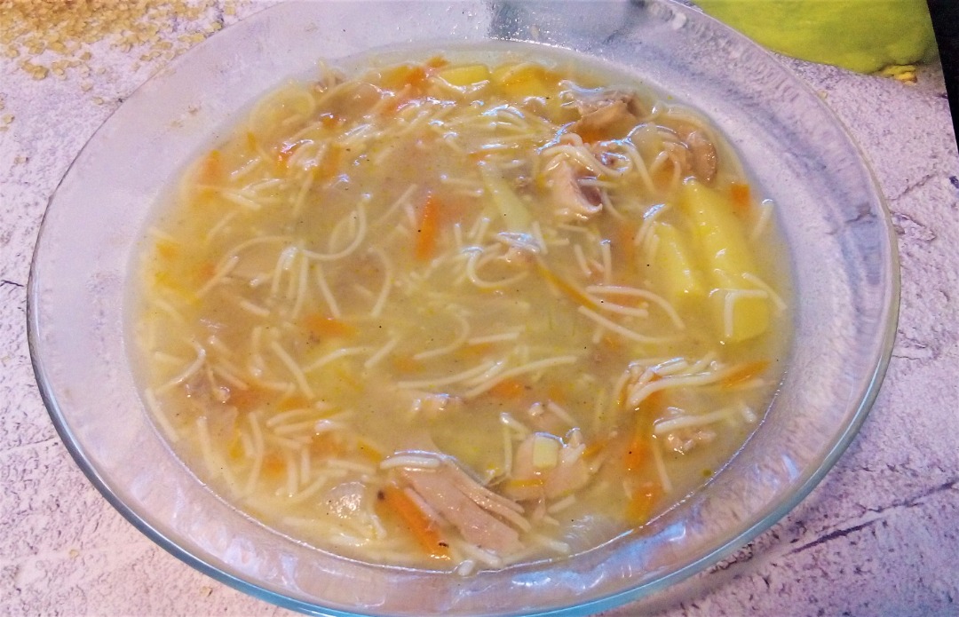 Суп с мясом, картофелем и вермишелью или мелкой макаронной засыпкой