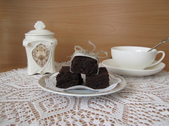 Шоколадные брауни со свеклой