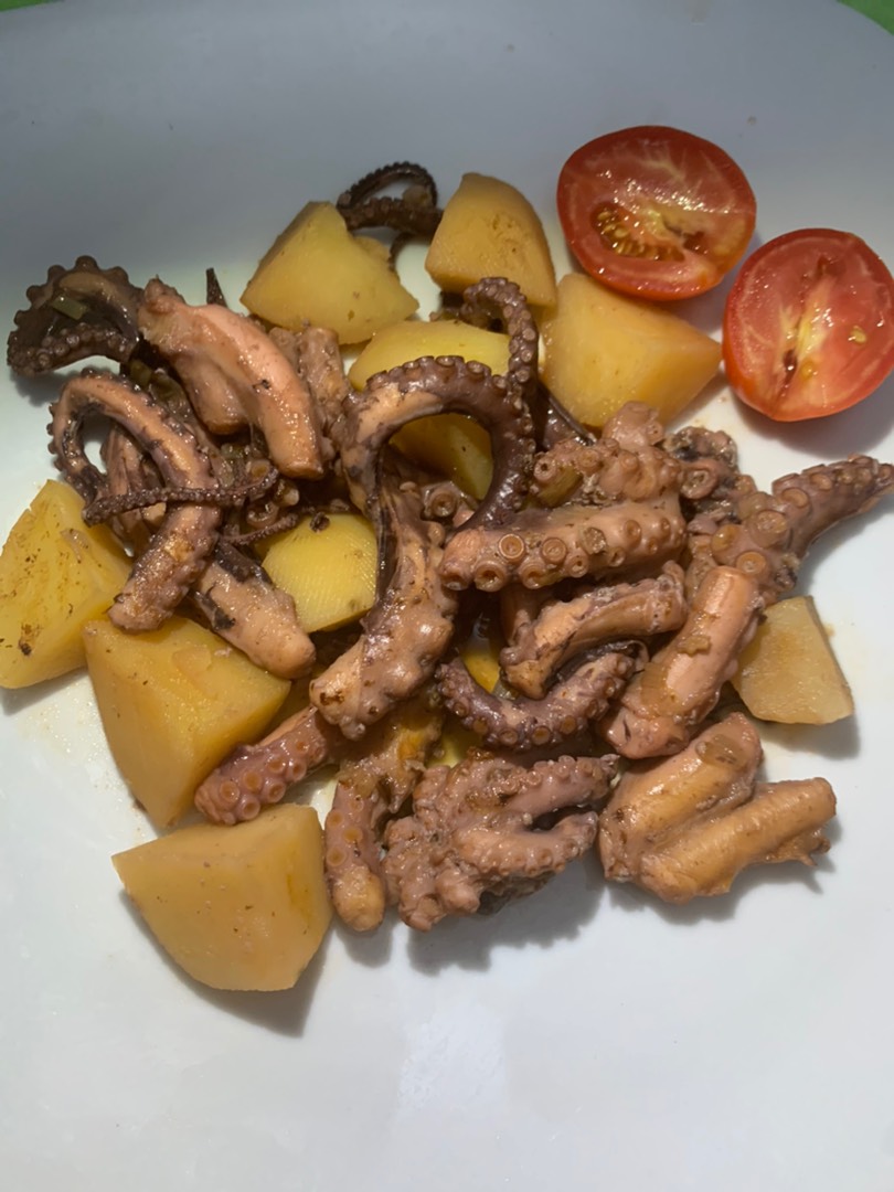 Осьминог с картошкой