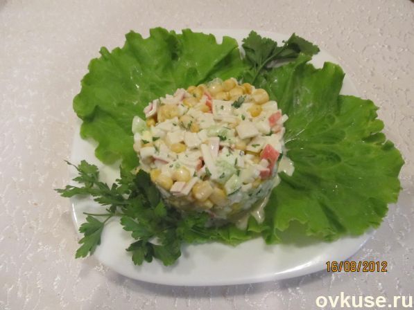 Салат с крабовыми палочками и кукурузой рецепт | Чудо-Повар