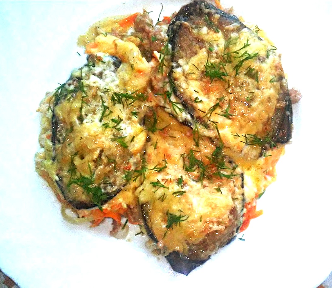 Баклажаны с фаршем под сыром