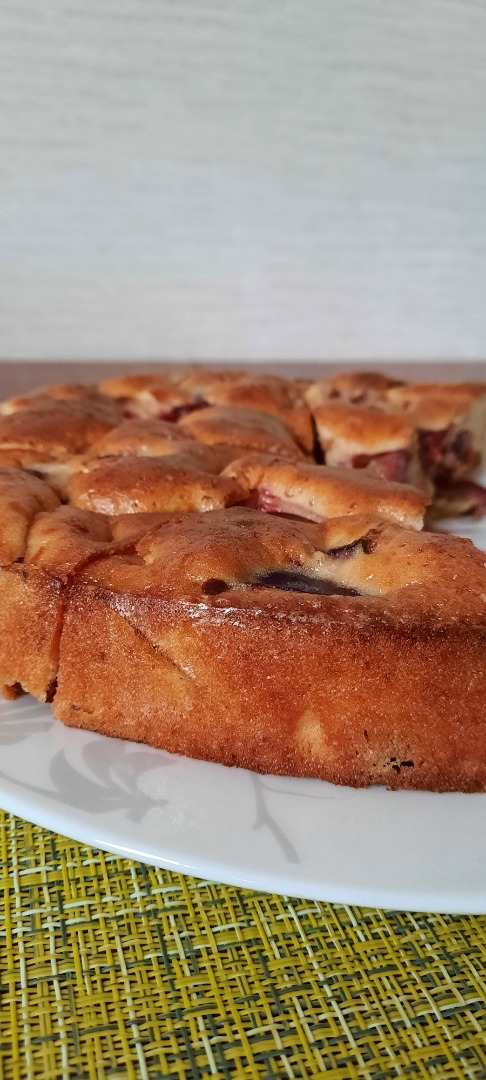 Сливовая шарлотка