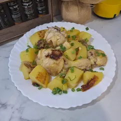 Курица жареная с картошкой