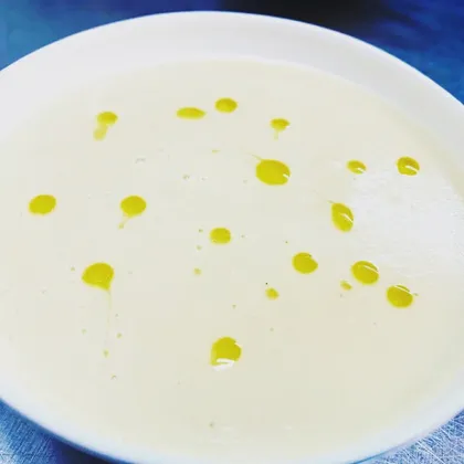 Луковый крем-суп с малосольным лососем или вяленой утиной грудкой