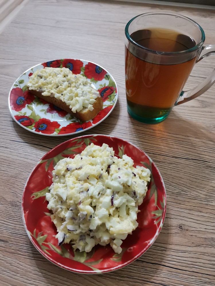 Салат из яйца и сыра