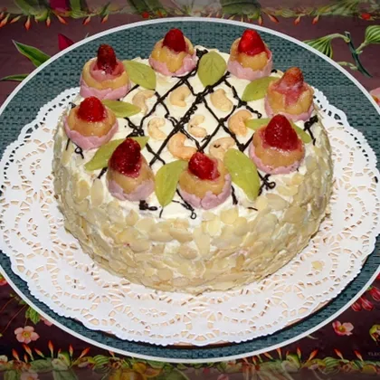 Бисквитный торт с клубникой в умной мультиварке