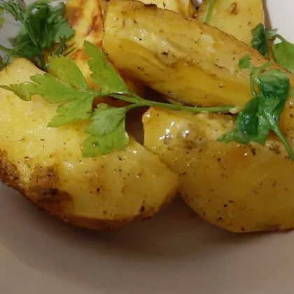 Картофель, запечённый в духовке, по-деревенски