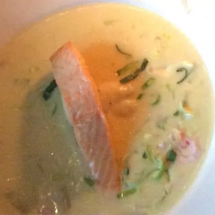 Сырный суп с красной рыбой