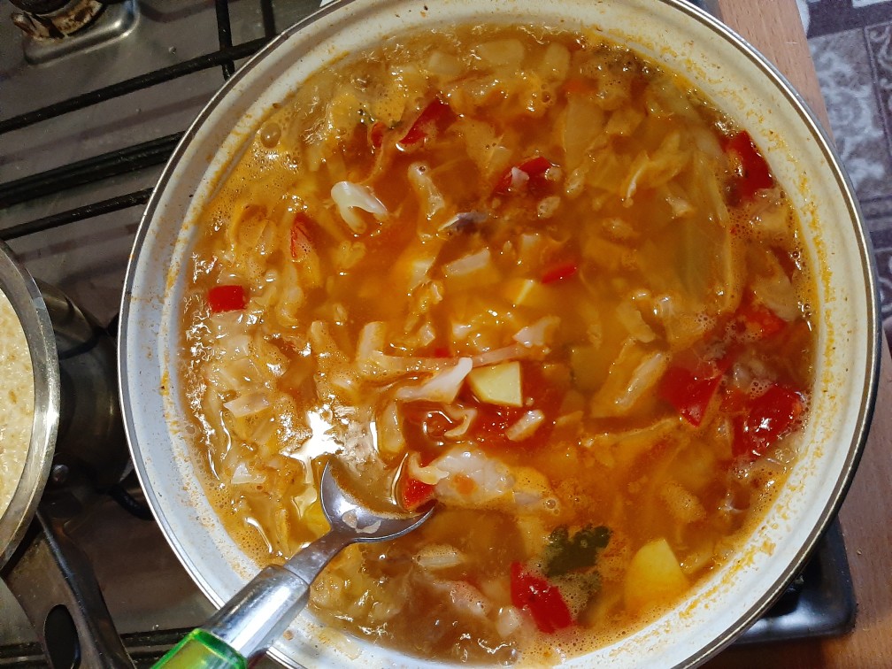 Супчик из тушеной говядины с болгарским перцем