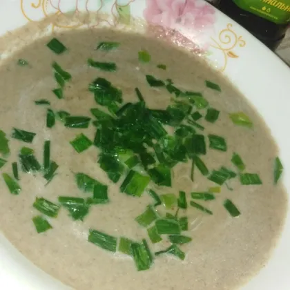 Сливочно - чесночный крем-суп с шампиньонами