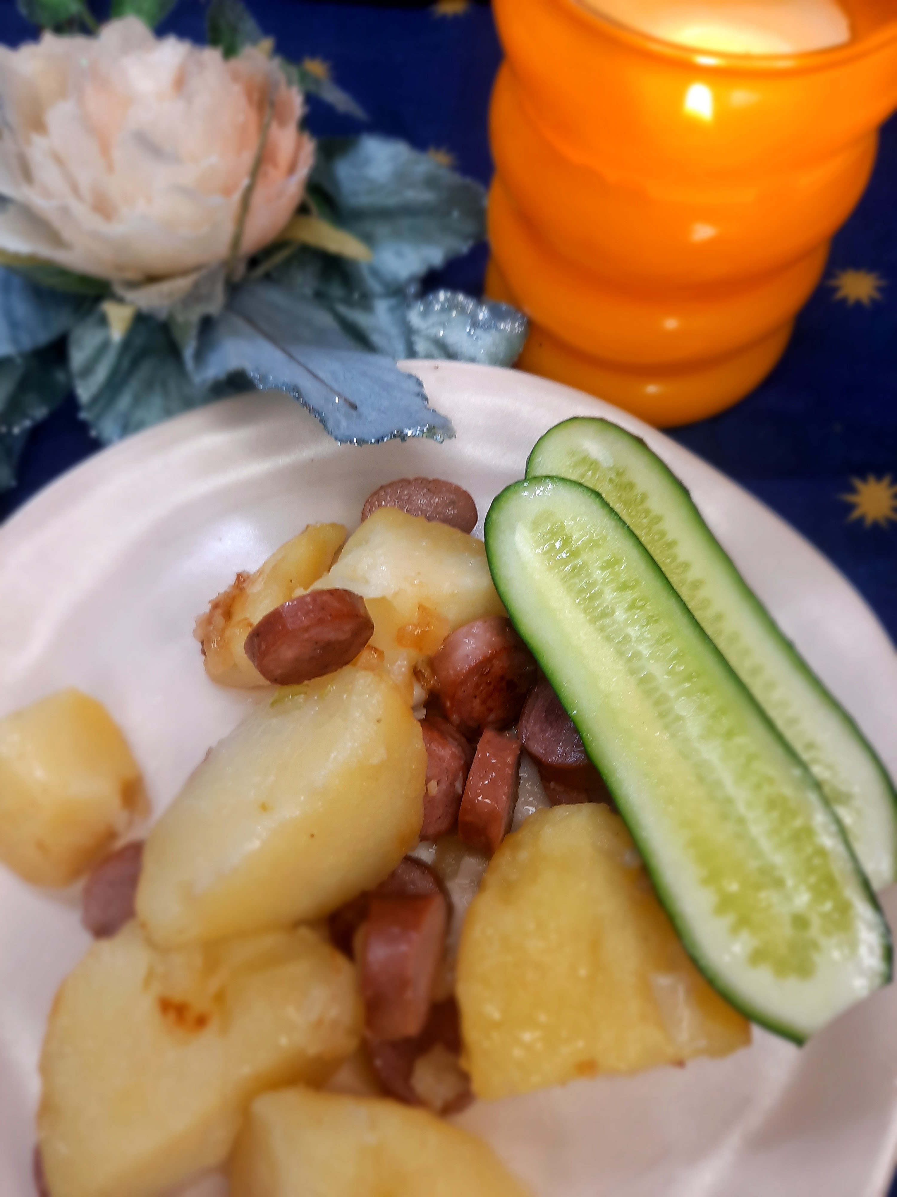 Картофель с сосисками