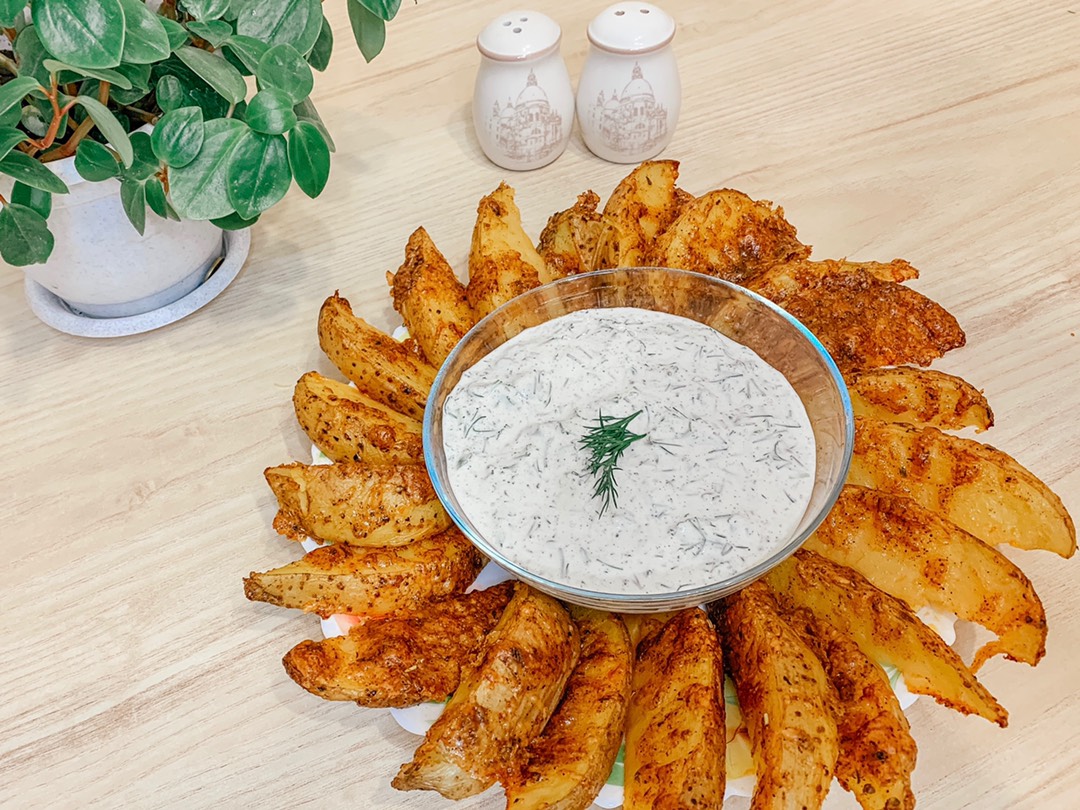 Картофельные дольки с сыром